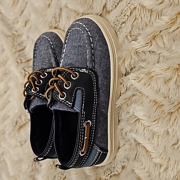 NWOT Children place shoes - Picture 2 of 8